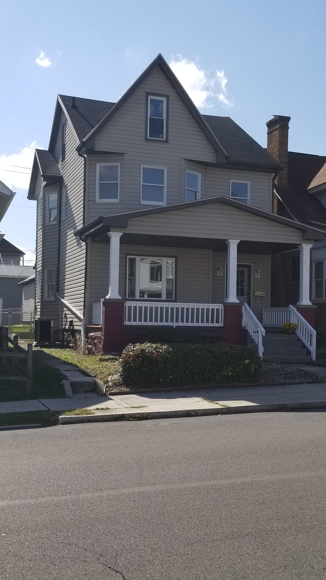 903 N 3rd Street