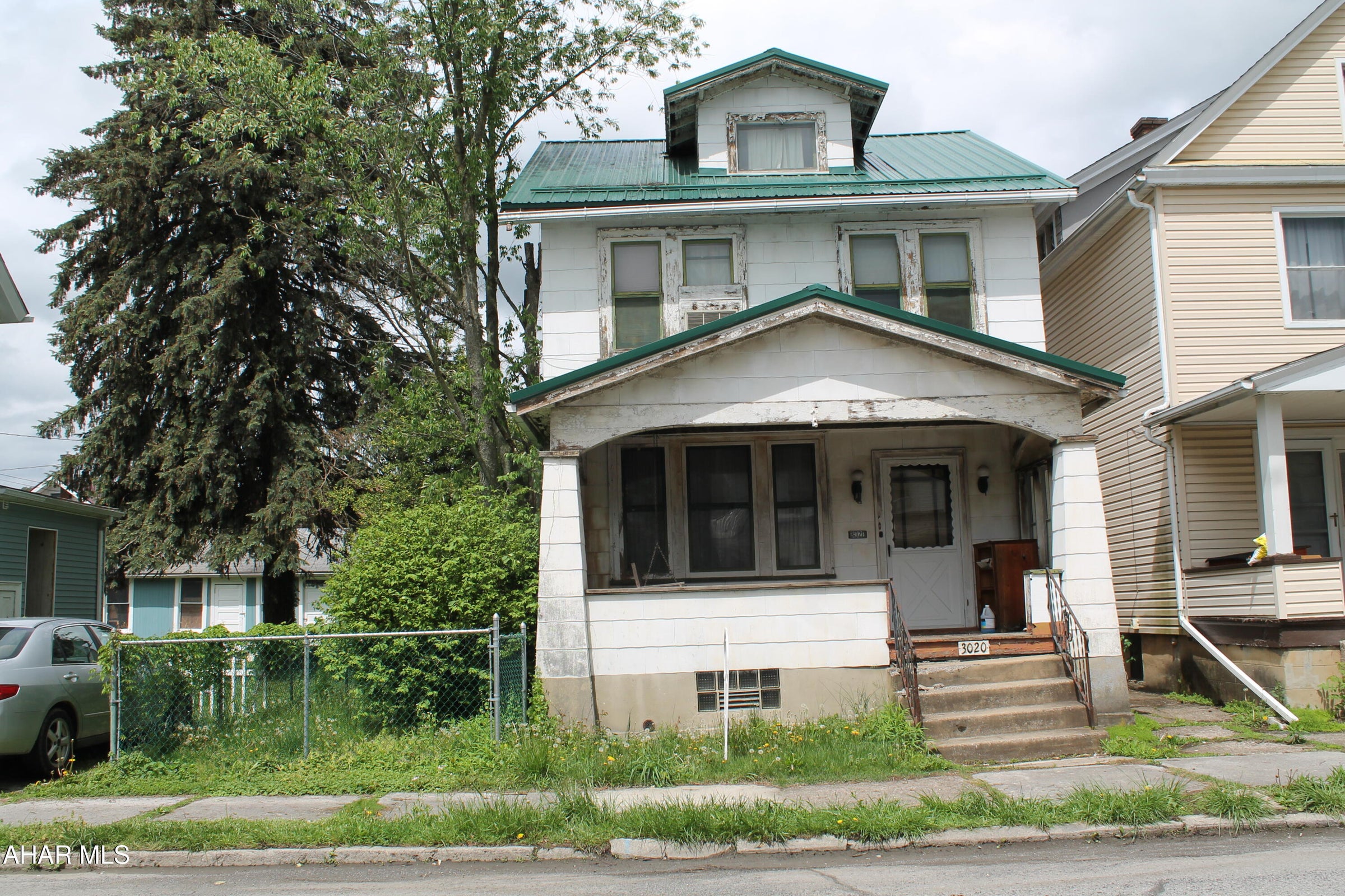 3020 W Chestnut Ave