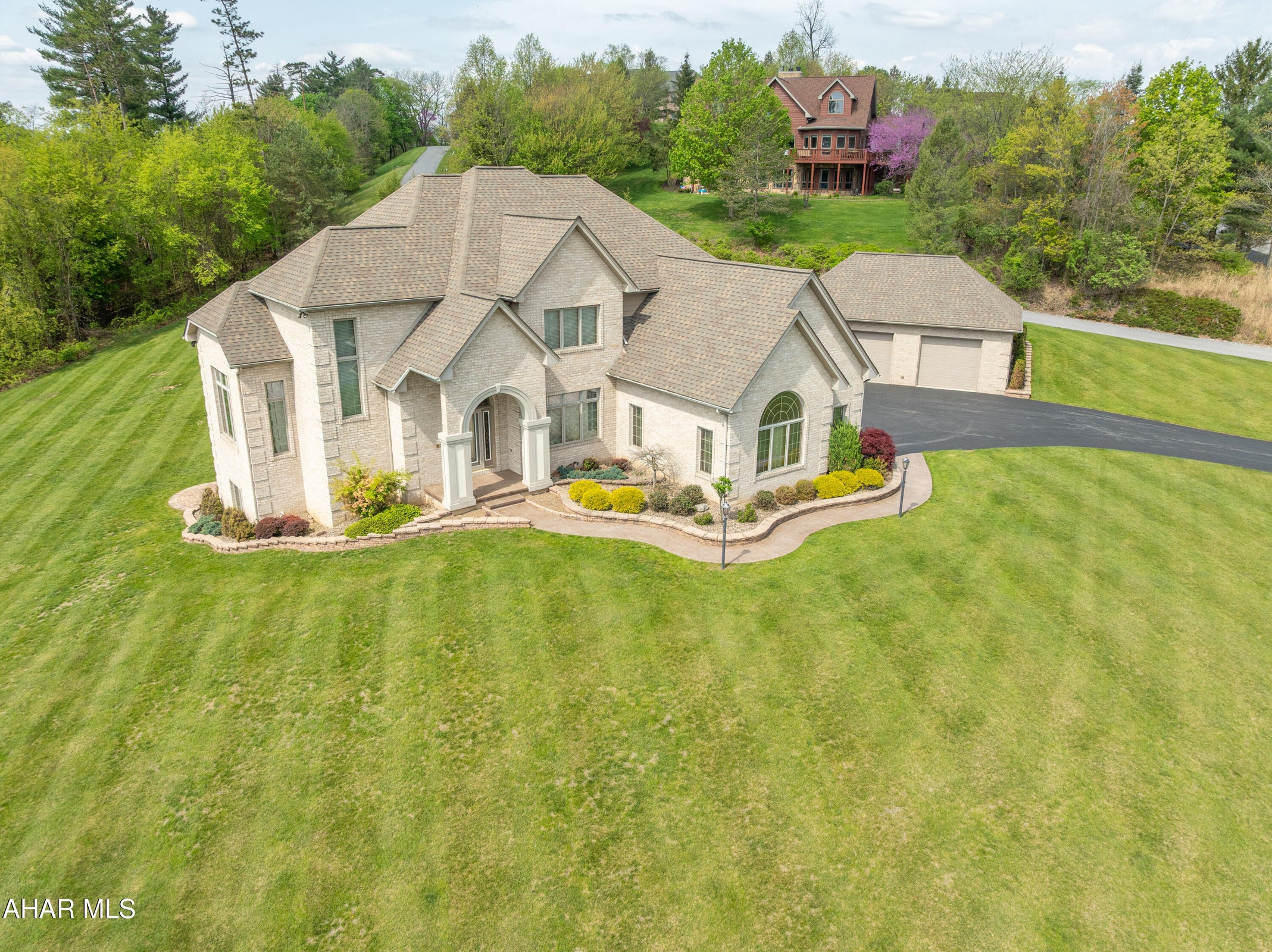 219 Scenic Pine Drive