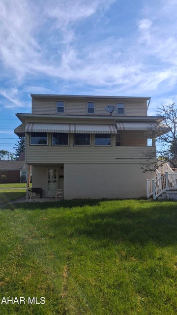1110 Maple Ave
