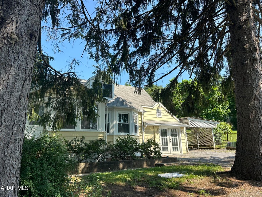 1637 Mill Road