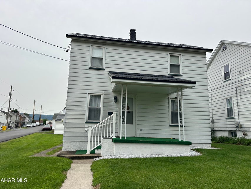 305 Juniata Street